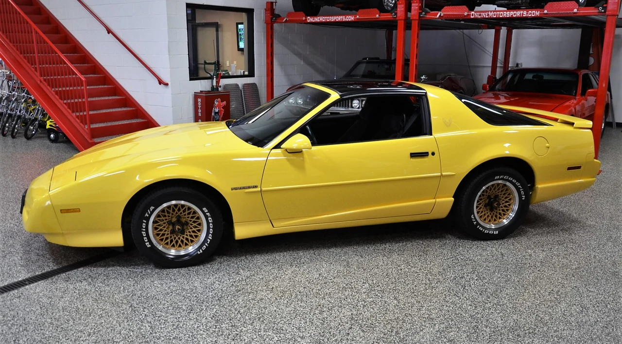 1992 Pontiac Firebird 3rd Gen - Image 30 of 31