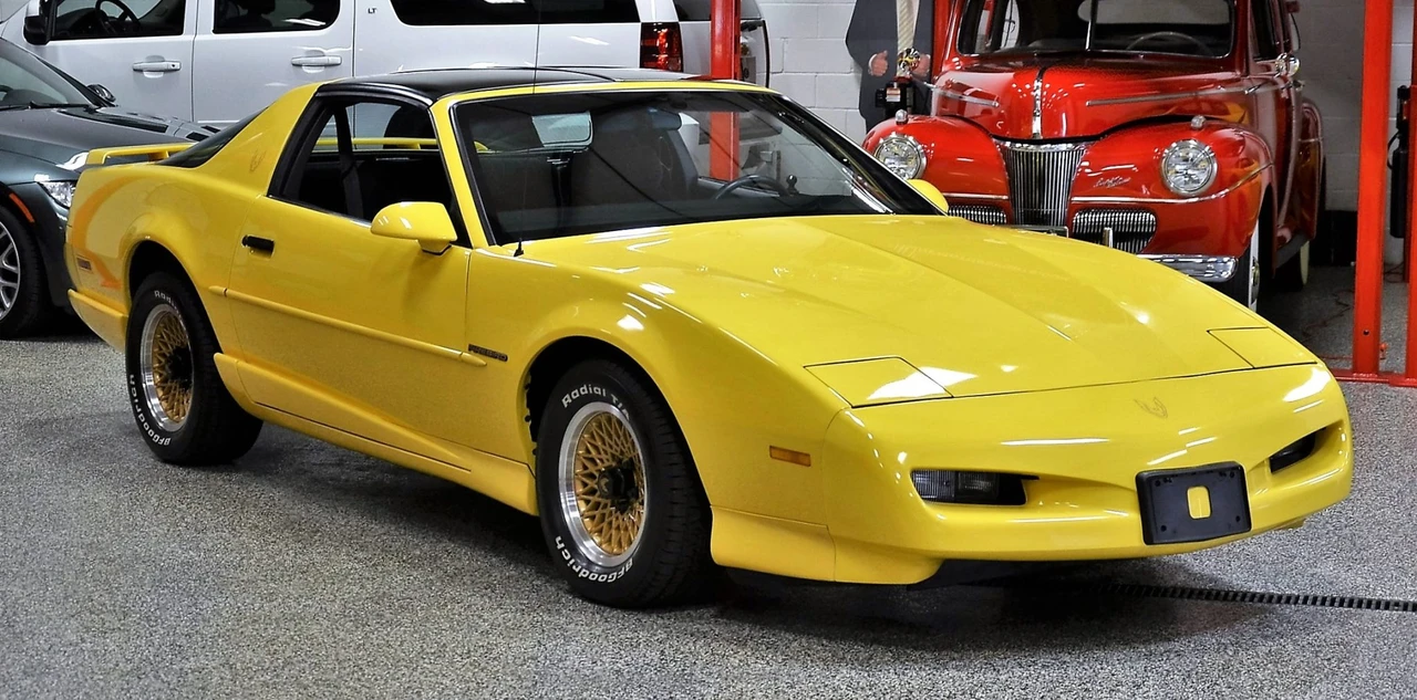 1992 Pontiac Firebird 3rd Gen - Image 7 of 31
