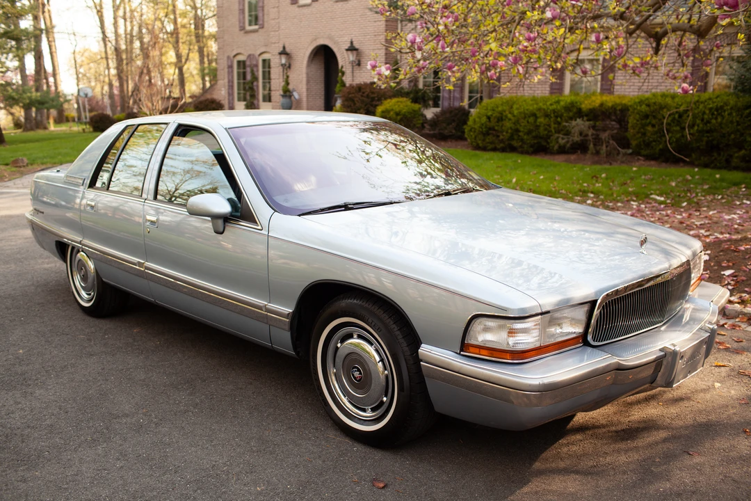 1994 Buick Roadmaster - Image 2 of 31