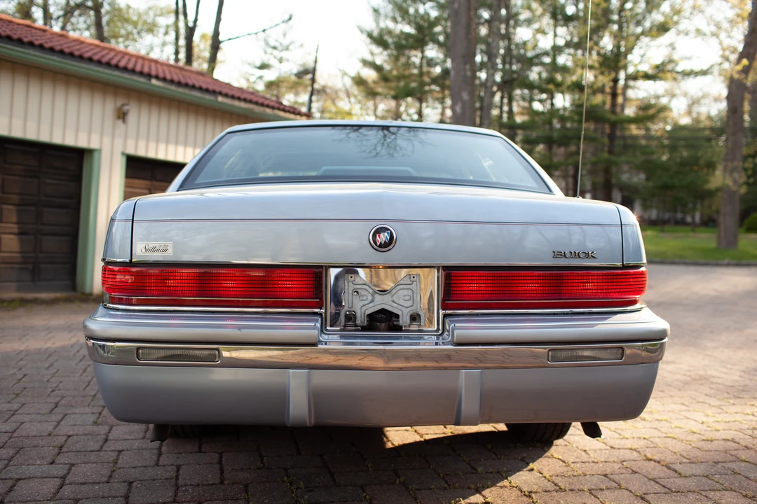 1994 Buick Roadmaster - Image 25 of 31