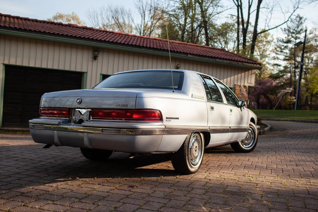 1994 Buick Roadmaster - Image 27 of 31