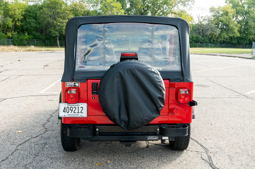 1995 Jeep YJ Wrangler - Image 6 of 31