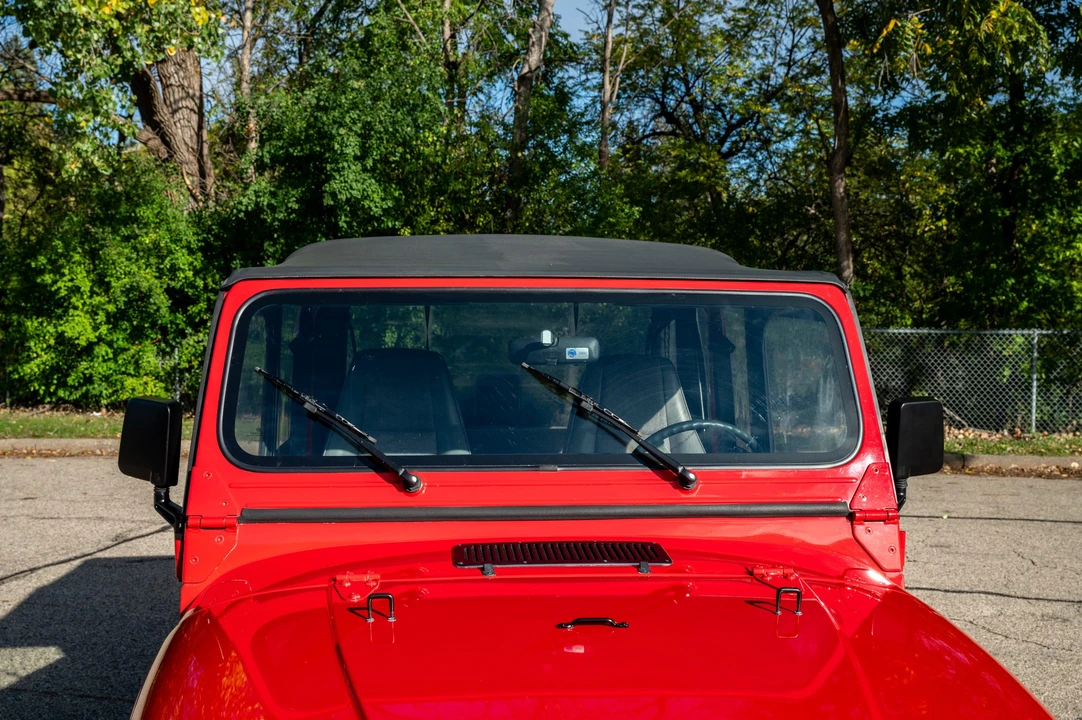 1995 Jeep YJ Wrangler - Image 17 of 31