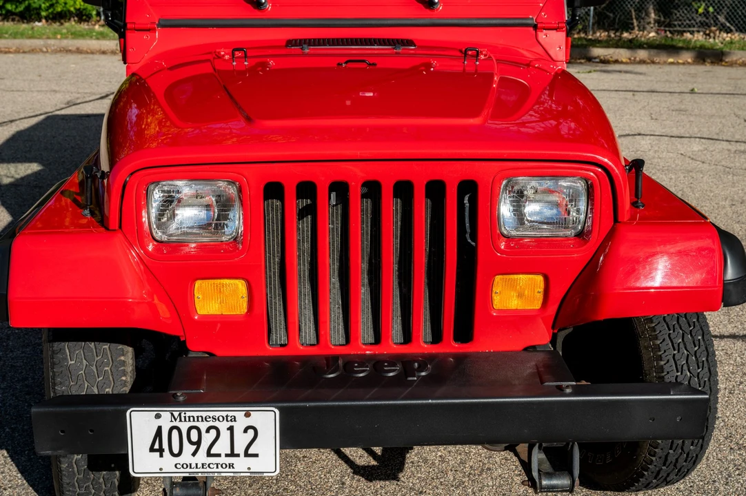 1995 Jeep YJ Wrangler - Image 18 of 31