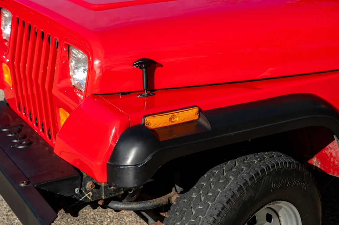 1995 Jeep YJ Wrangler - Image 14 of 31