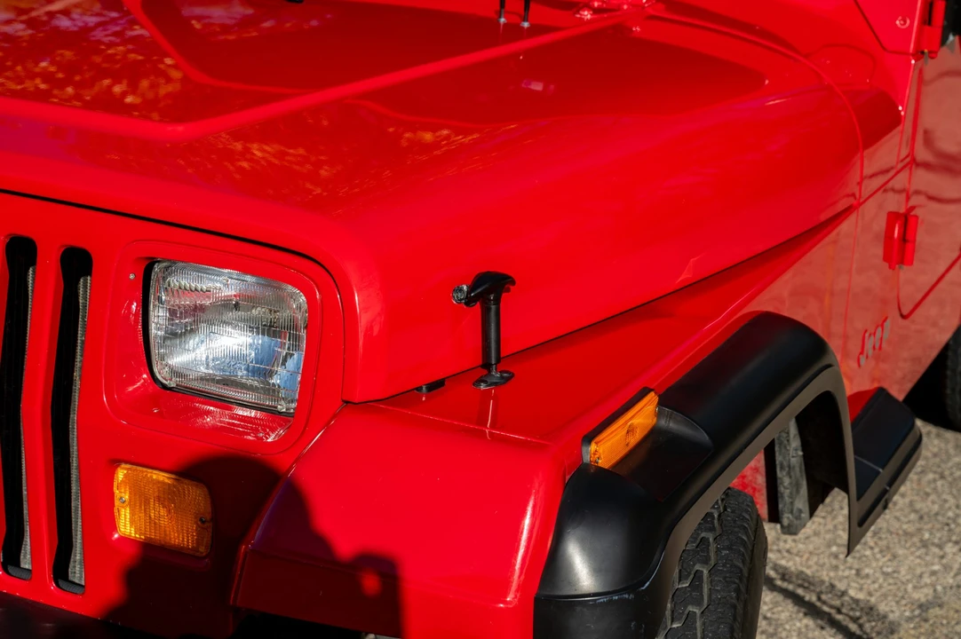 1995 Jeep YJ Wrangler - Image 15 of 31