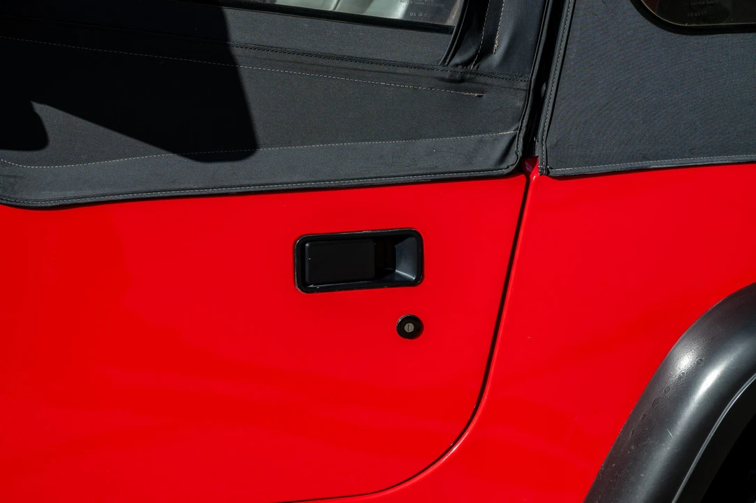 1995 Jeep YJ Wrangler - Image 10 of 31