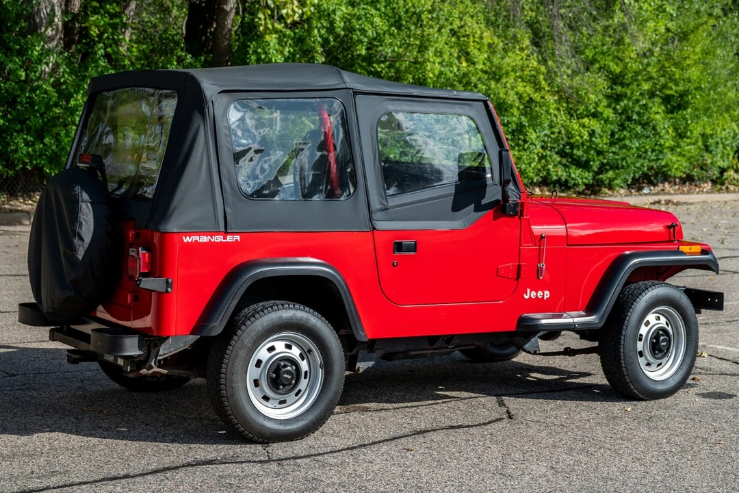 1995 Jeep YJ Wrangler - Image 5 of 31