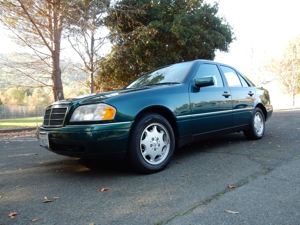 1995 Mercedes-Benz W202 C-Class - Image 2 of 31
