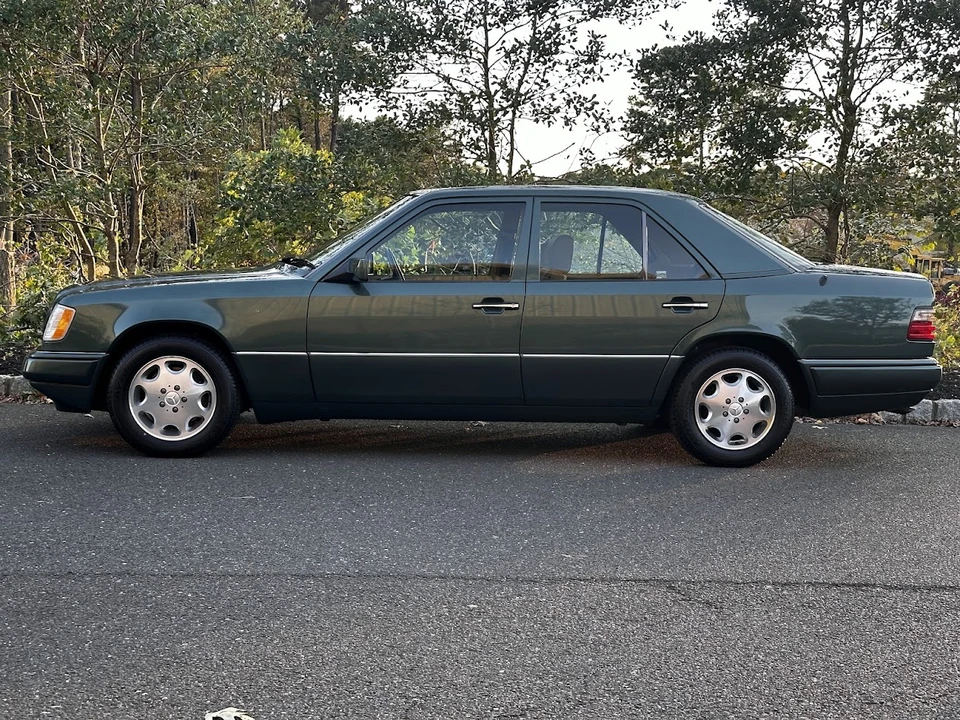 1995 Mercedes-Benz W124 E-Class - Image 12 of 31