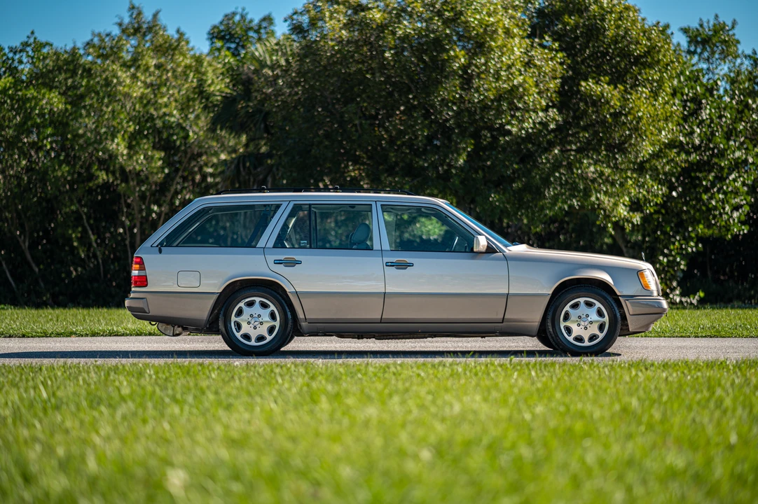 1995 Mercedes-Benz W124 E-Class - Image 11 of 31