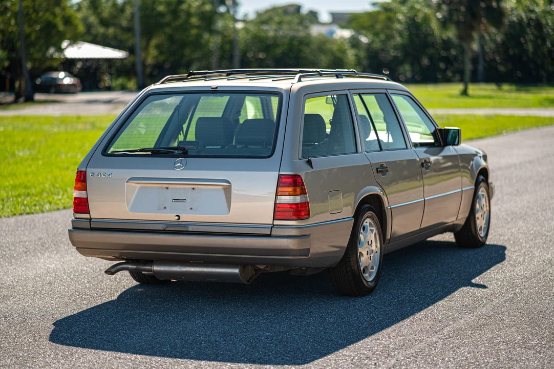 1995 Mercedes-Benz W124 E-Class - Image 15 of 31
