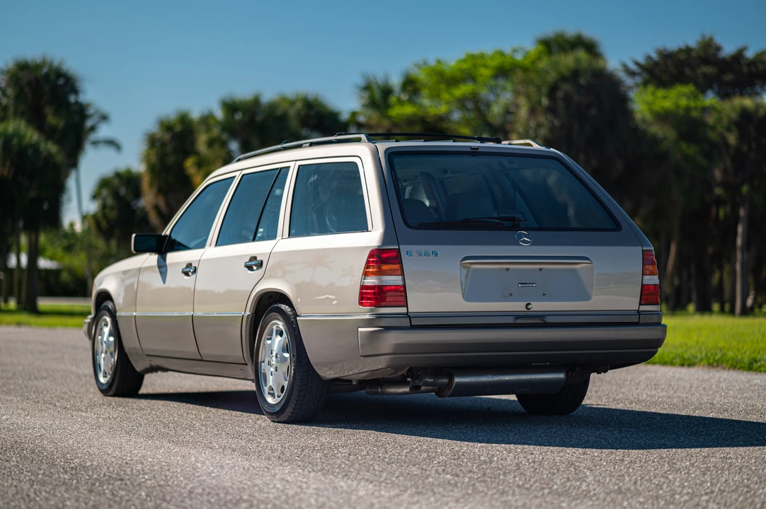 1995 Mercedes-Benz W124 E-Class - Image 20 of 31