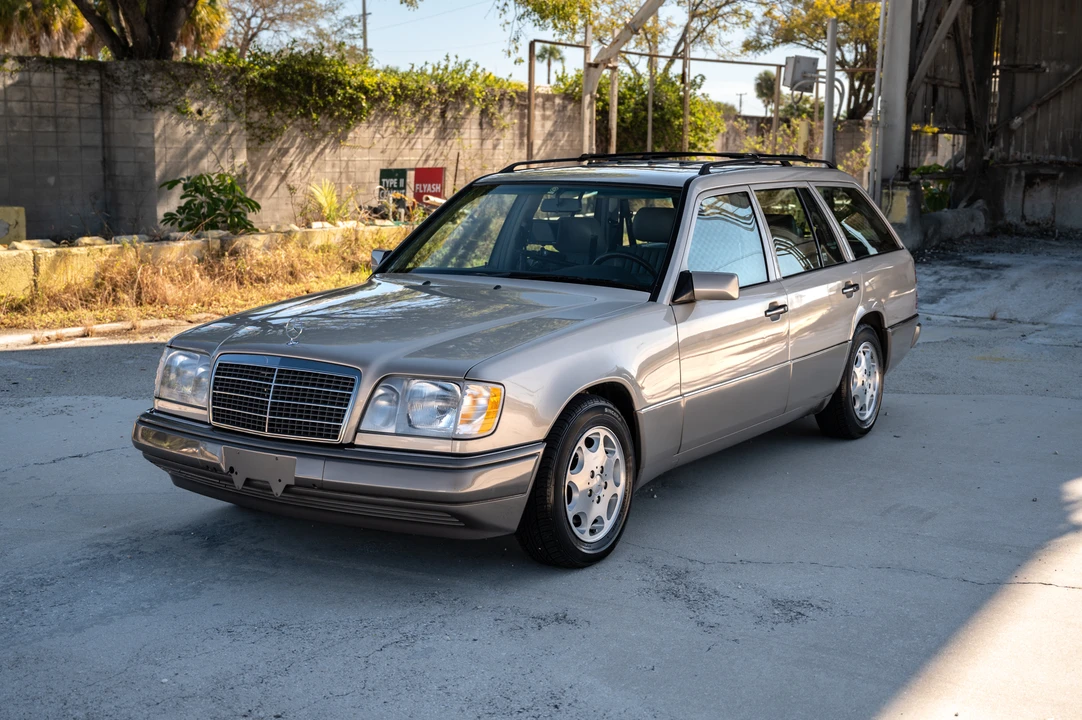 1995 Mercedes-Benz W124 E-Class - Image 3 of 31
