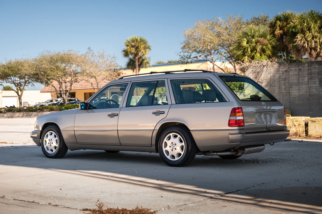 1995 Mercedes-Benz W124 E-Class - Image 22 of 31