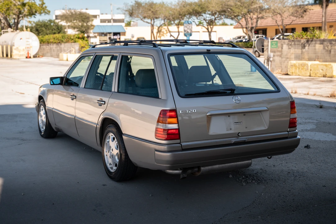 1995 Mercedes-Benz W124 E-Class - Image 19 of 31