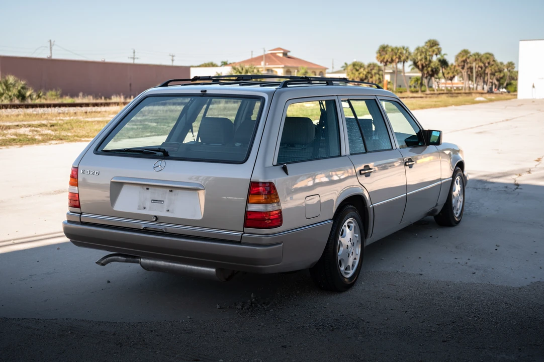 1995 Mercedes-Benz W124 E-Class - Image 16 of 31