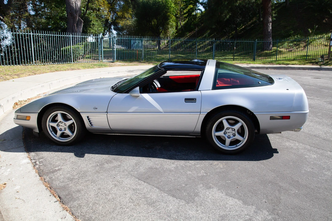 1996 Chevrolet Corvette C4 - Image 3 of 31