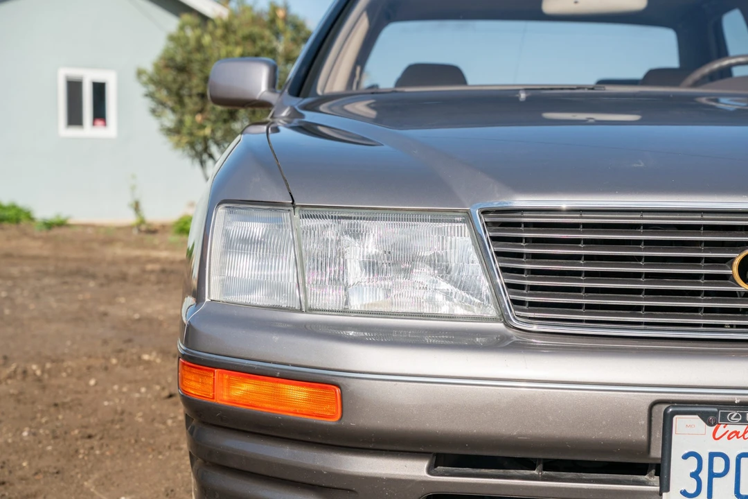 1996 Lexus LS 2nd Gen - Image 18 of 31