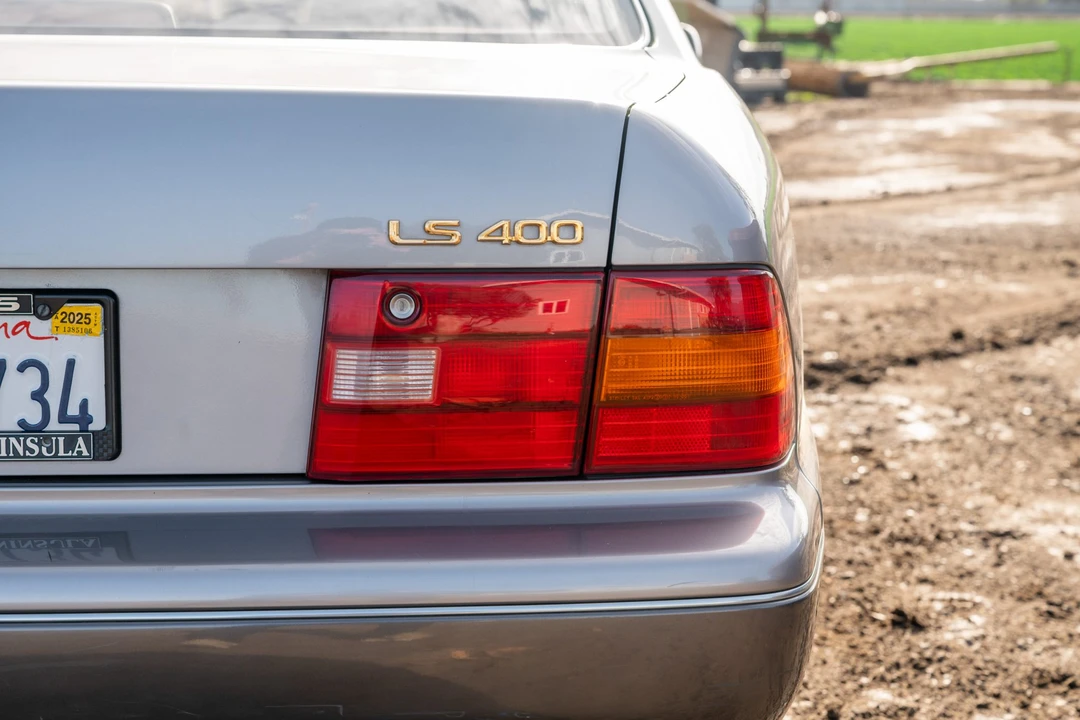 1996 Lexus LS 2nd Gen - Image 27 of 31