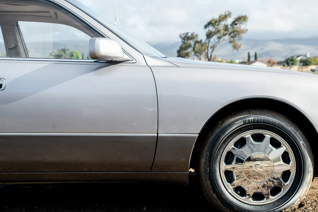 1996 Lexus LS 2nd Gen - Image 15 of 31