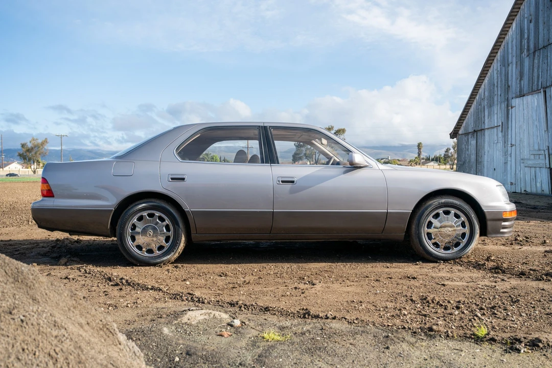 1996 Lexus LS 2nd Gen - Image 4 of 31