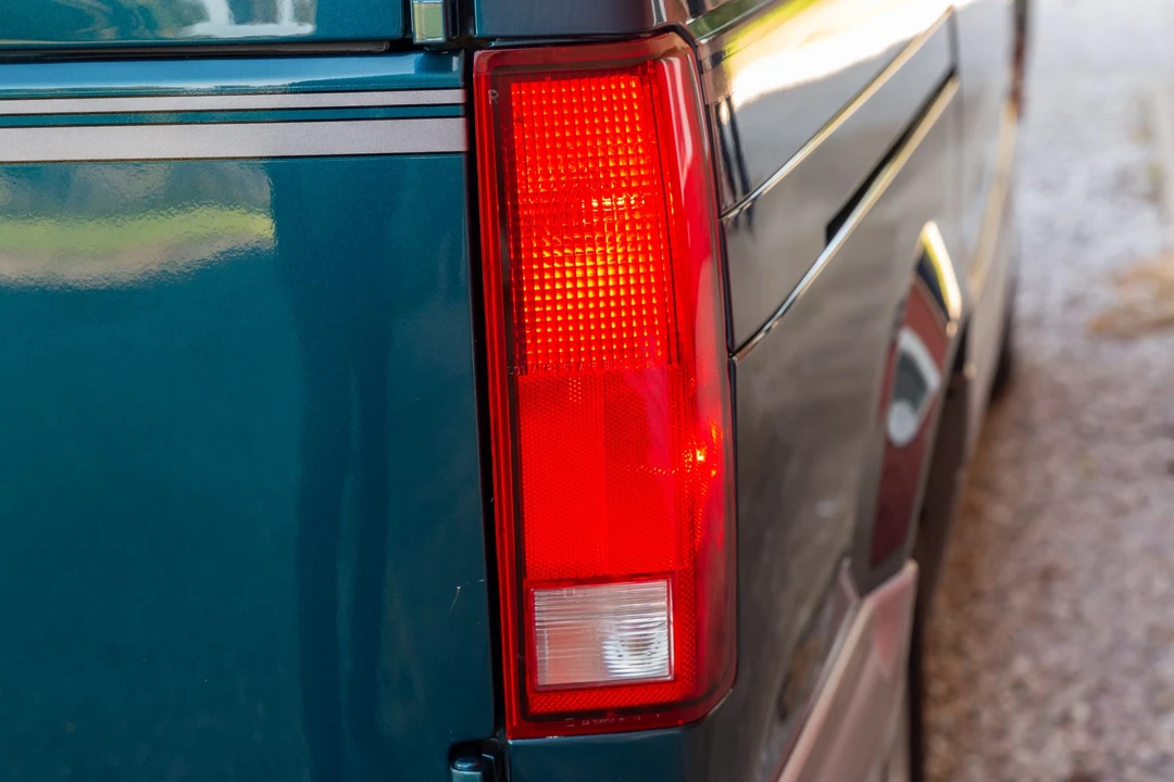 1997 GMC G-series Van - Image 19 of 31