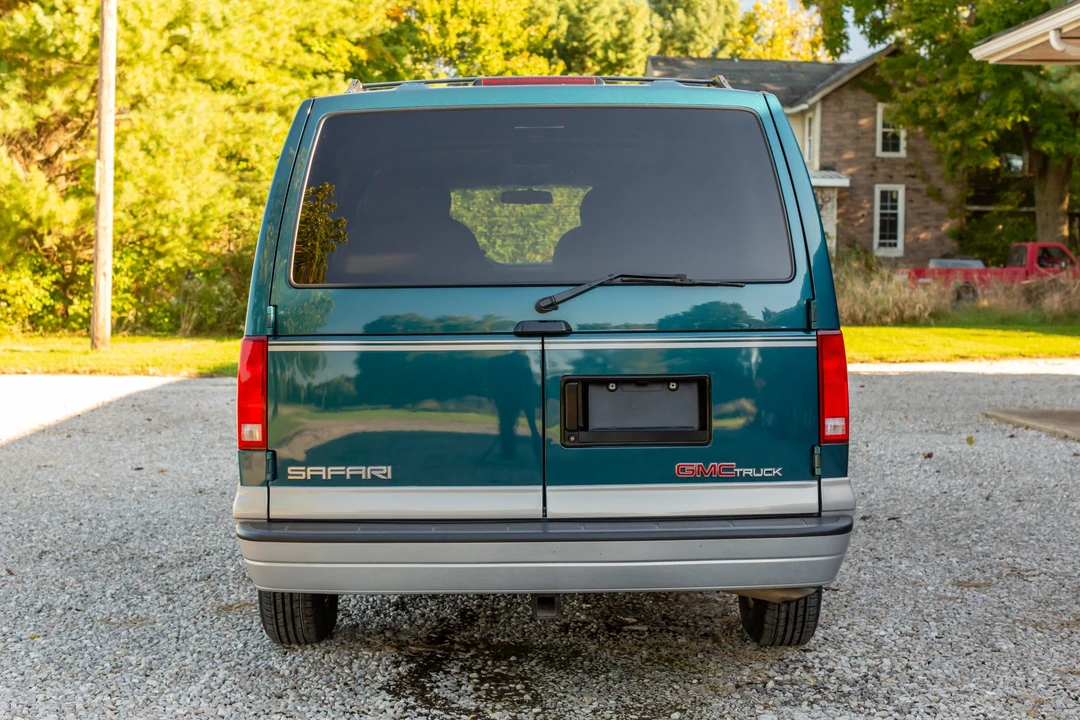 1997 GMC G-series Van - Image 7 of 31