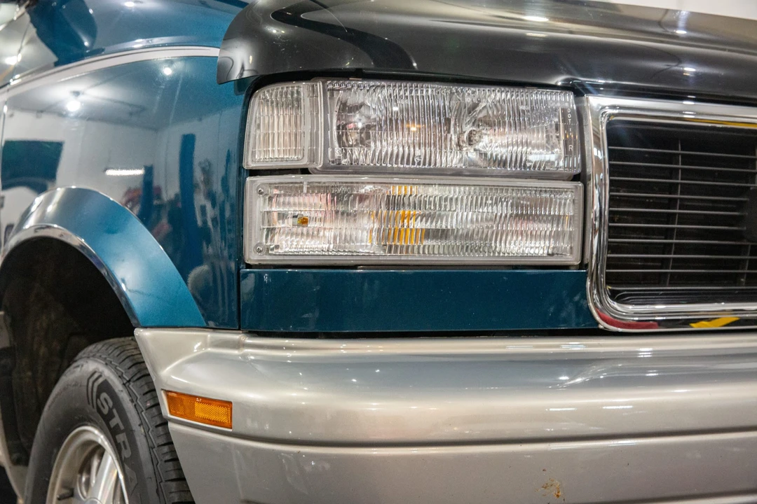 1997 GMC G-series Van - Image 10 of 31