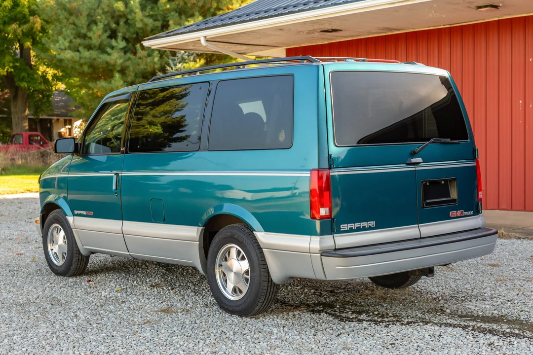 1997 GMC G-series Van - Image 8 of 31
