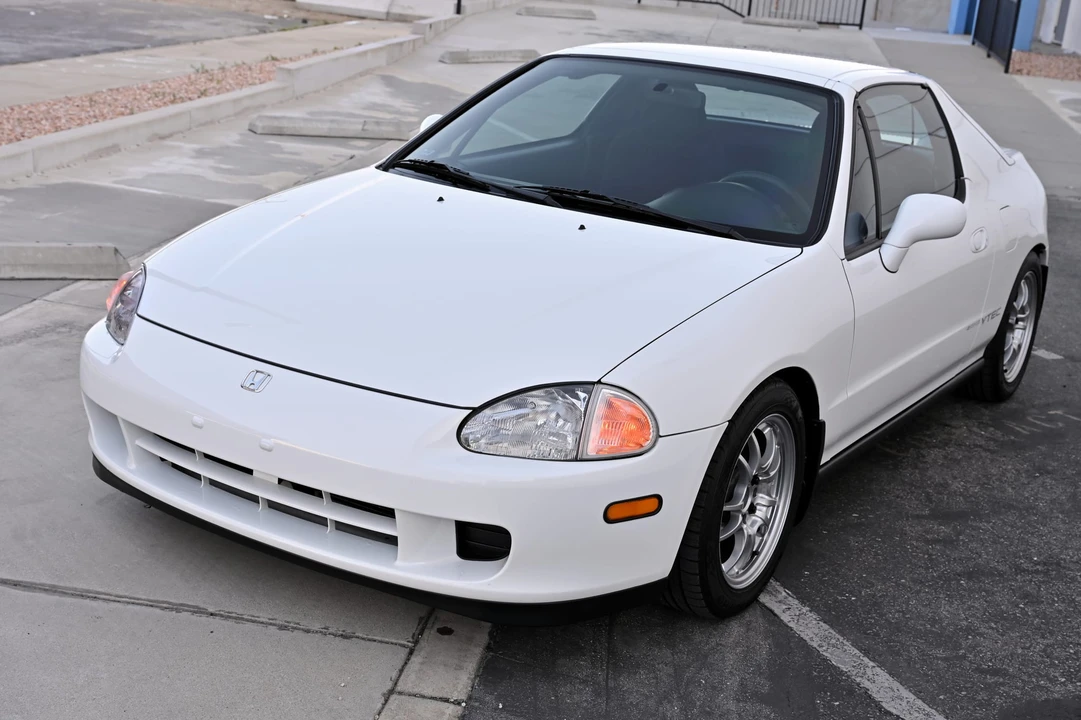 1997 Honda Del Sol - Image 2 of 31