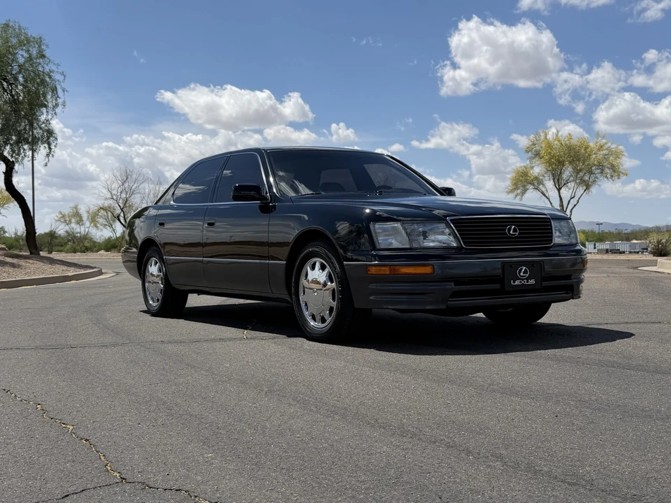 1997 Lexus LS 2nd Gen - Image 13 of 31