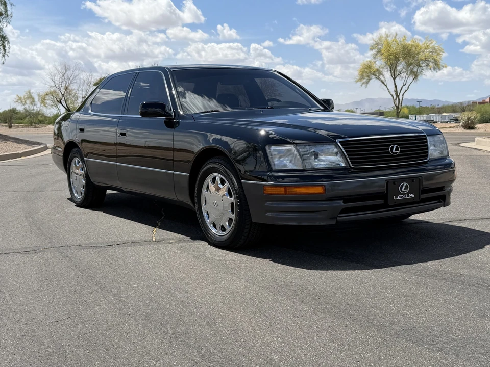 1997 Lexus LS 2nd Gen - Image 16 of 31