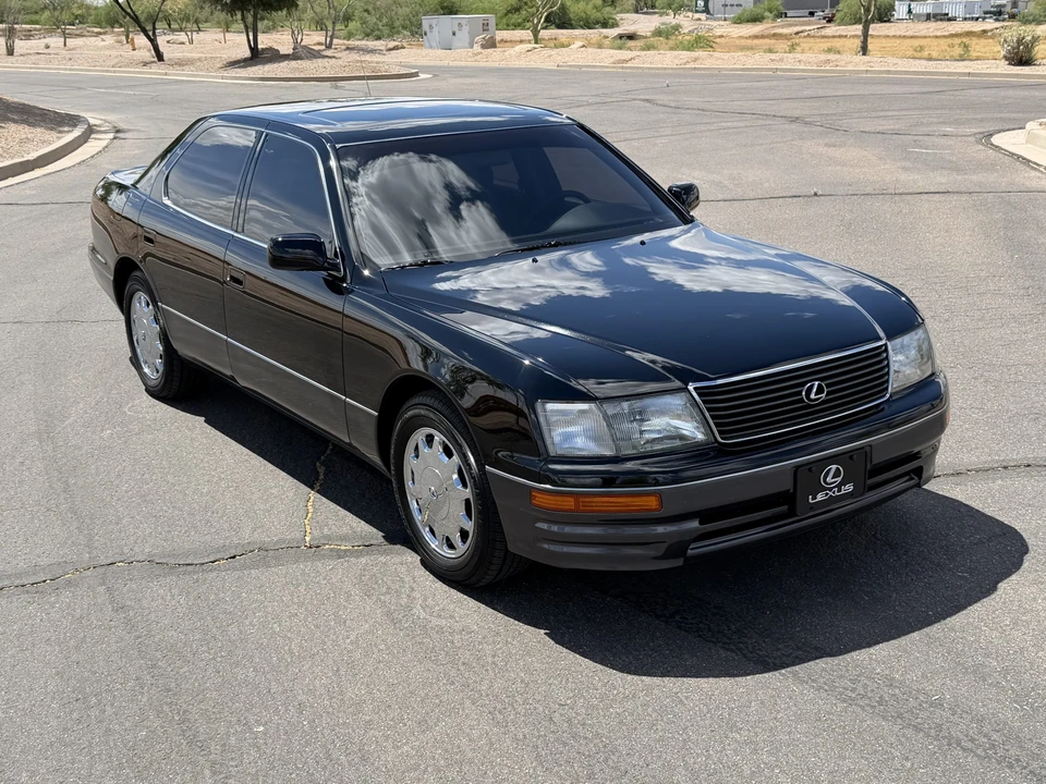 1997 Lexus LS 2nd Gen - Image 17 of 31