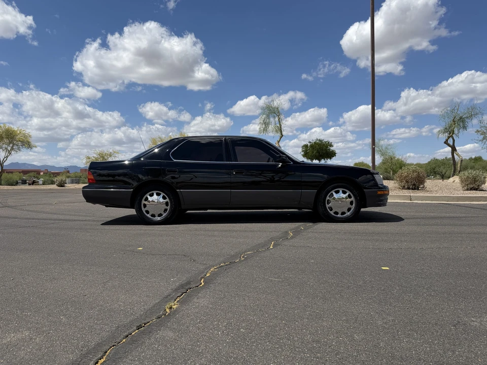1997 Lexus LS 2nd Gen - Image 12 of 31