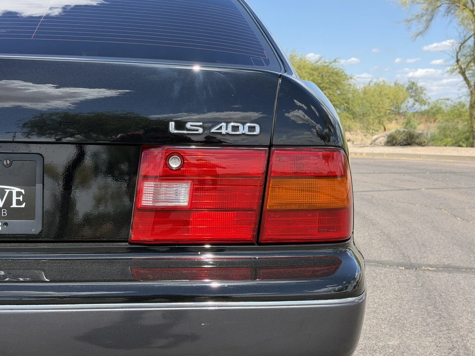 1997 Lexus LS 2nd Gen - Image 26 of 31