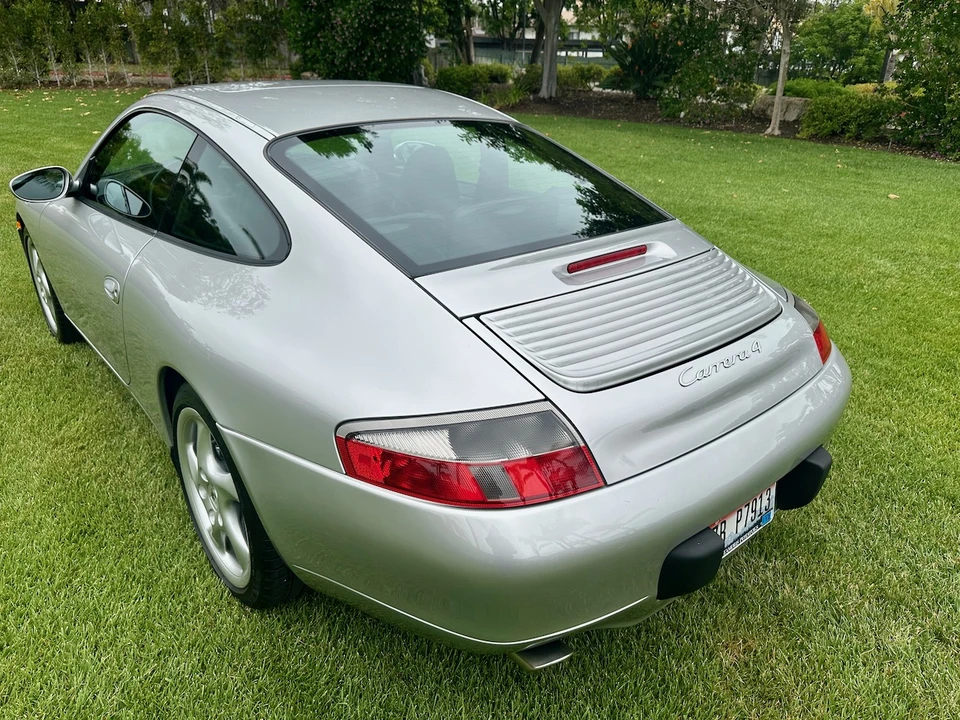1999 Porsche 996 Carrera - Image 24 of 31