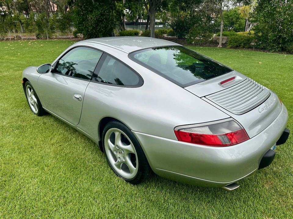 1999 Porsche 996 Carrera - Image 25 of 31