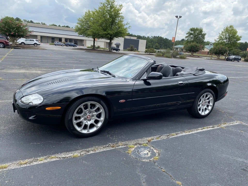 2000 Jaguar X100 XKR - Image 2 of 31