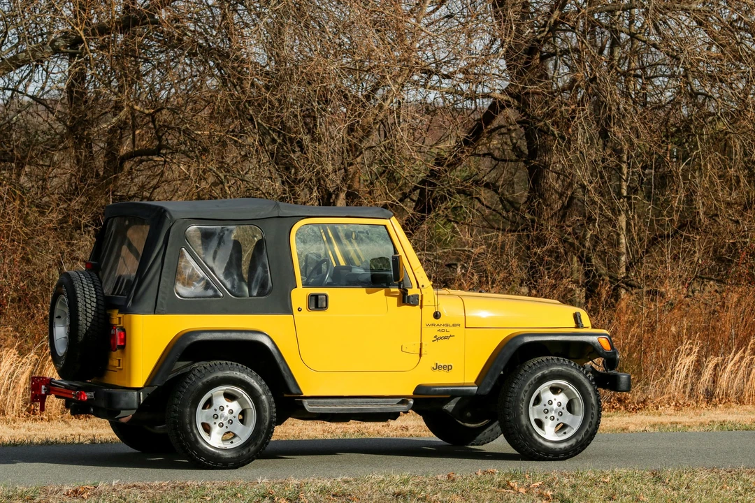 2000 Jeep TJ Wrangler - Image 9 of 31
