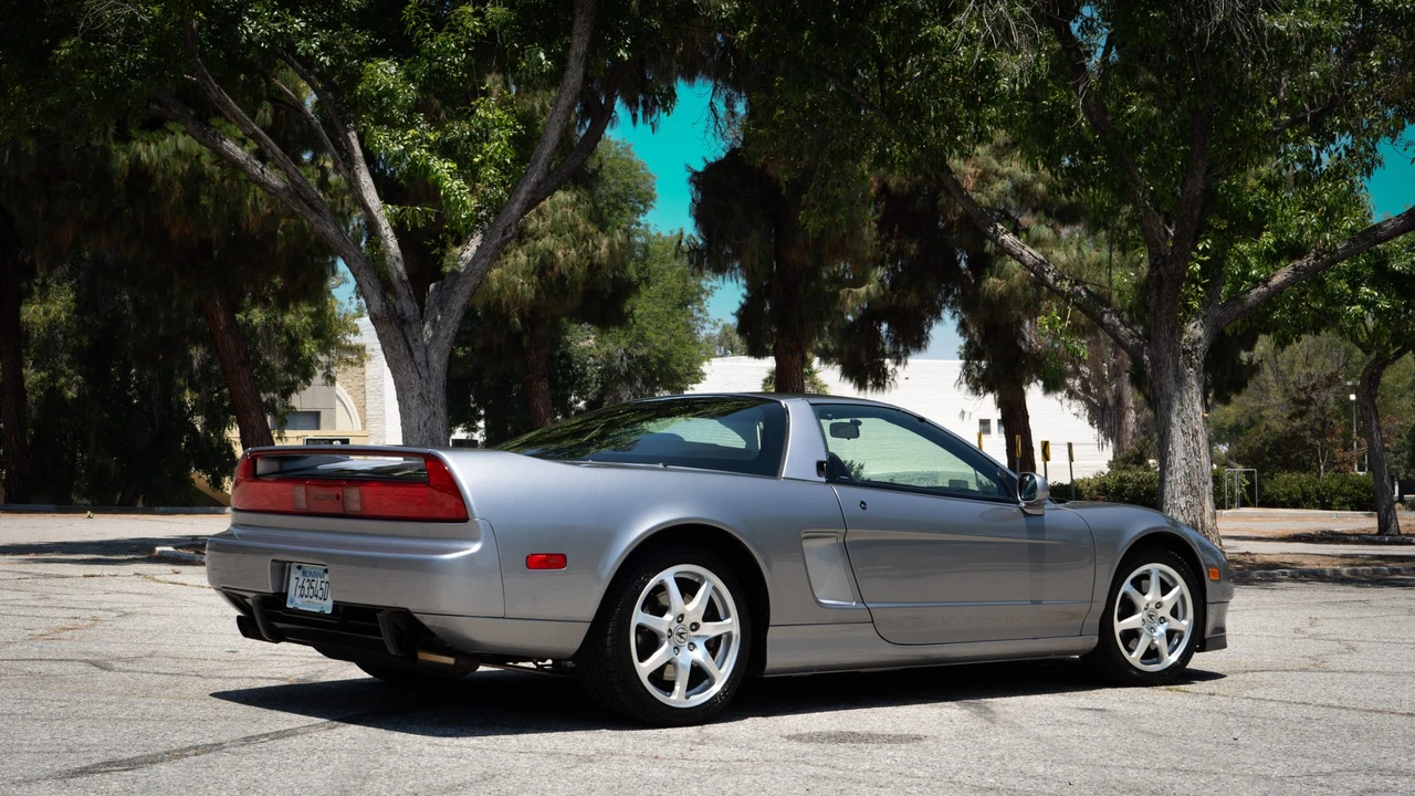 2001 Acura NA2 NSX - Image 11 of 31