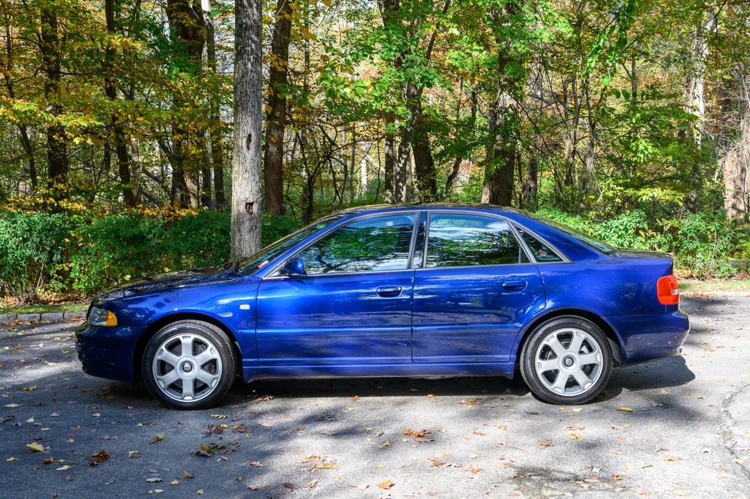2001 Audi B5 S4 - Image 8 of 31