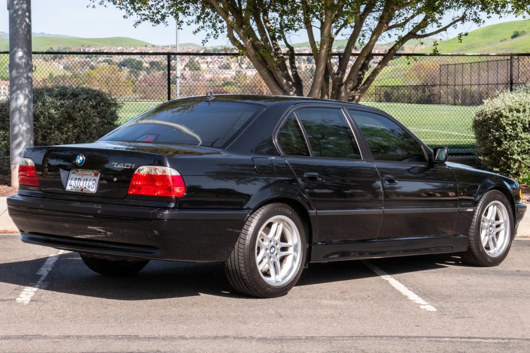 2001 BMW E38 7 Series - Image 2 of 7