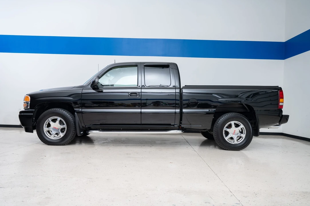 2001 GMC Sierra 2nd Gen - Image 2 of 31