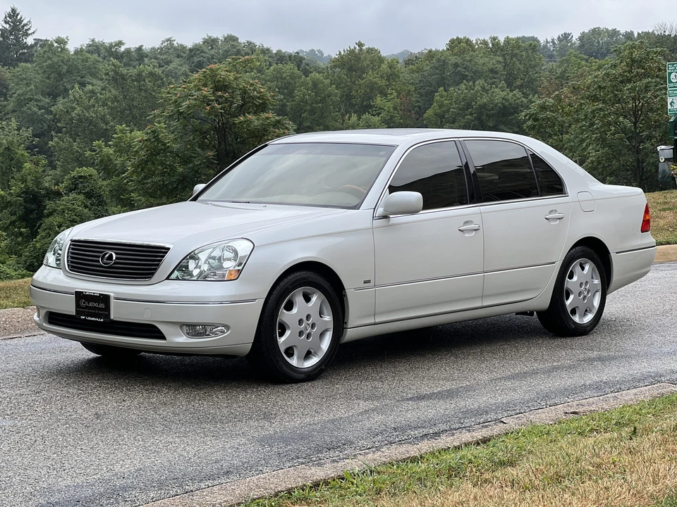 2001 Lexus LS 3rd Gen - Image 2 of 31