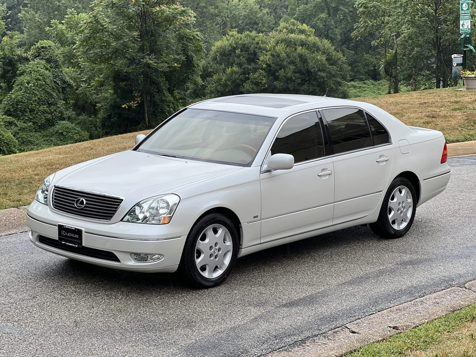 2001 Lexus LS 3rd Gen - Image 3 of 31