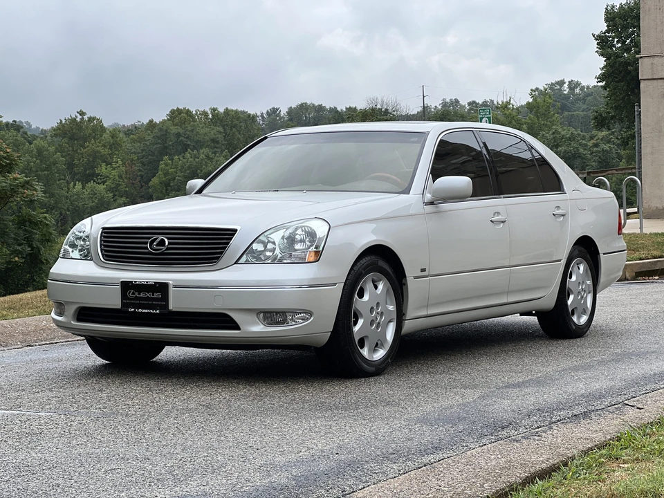 2001 Lexus LS 3rd Gen - Image 5 of 31