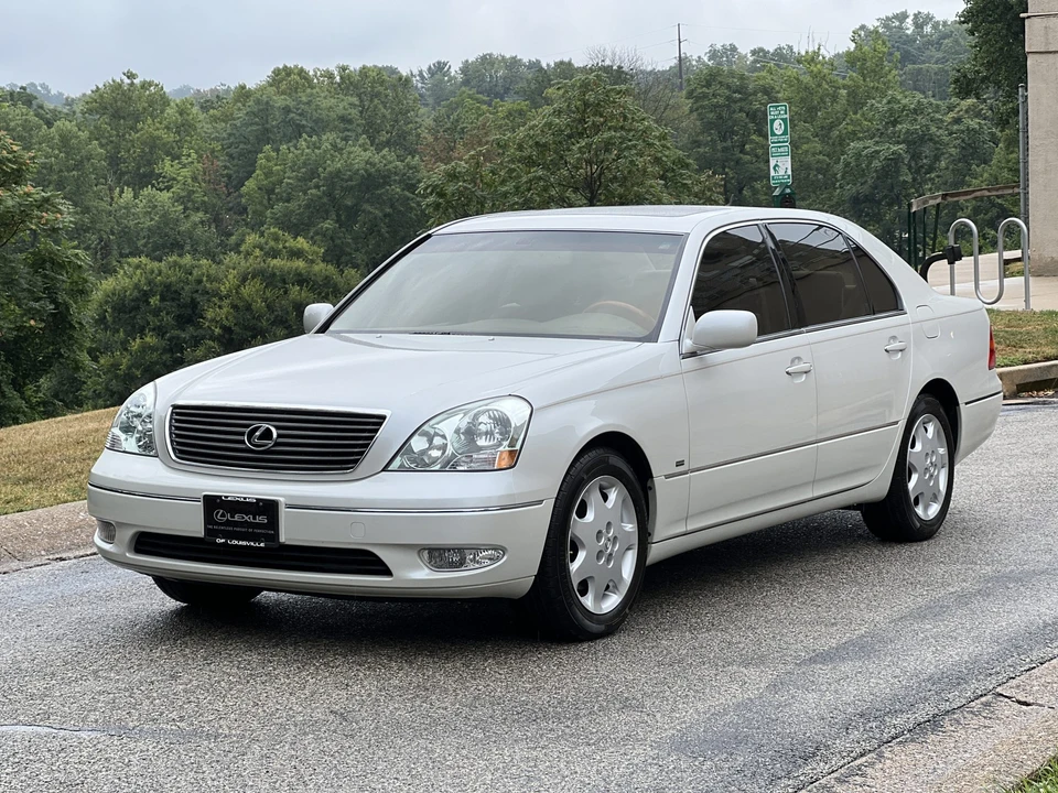 2001 Lexus LS 3rd Gen - Image 6 of 31
