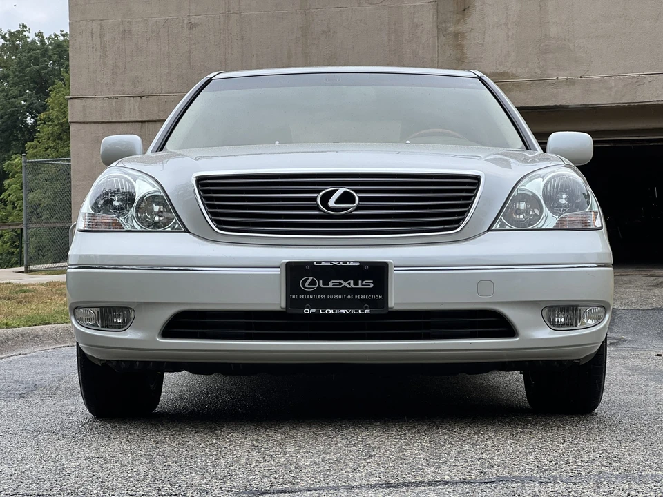 2001 Lexus LS 3rd Gen - Image 11 of 31