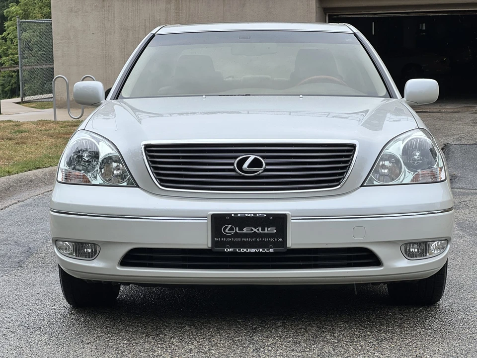 2001 Lexus LS 3rd Gen - Image 12 of 31